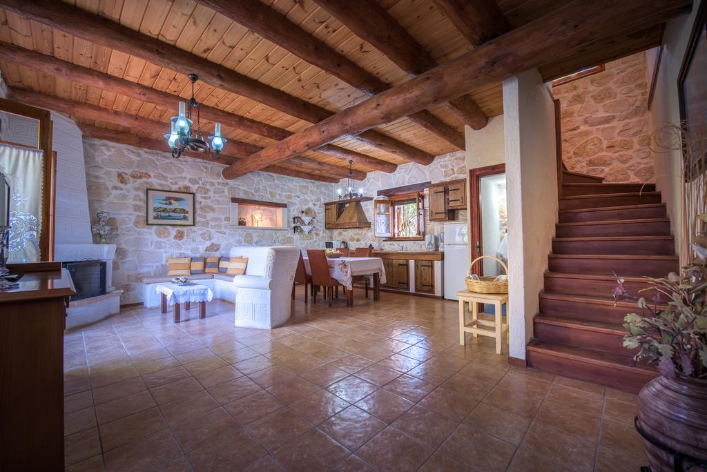 Hostal Ktima Kourou Plános Habitación foto