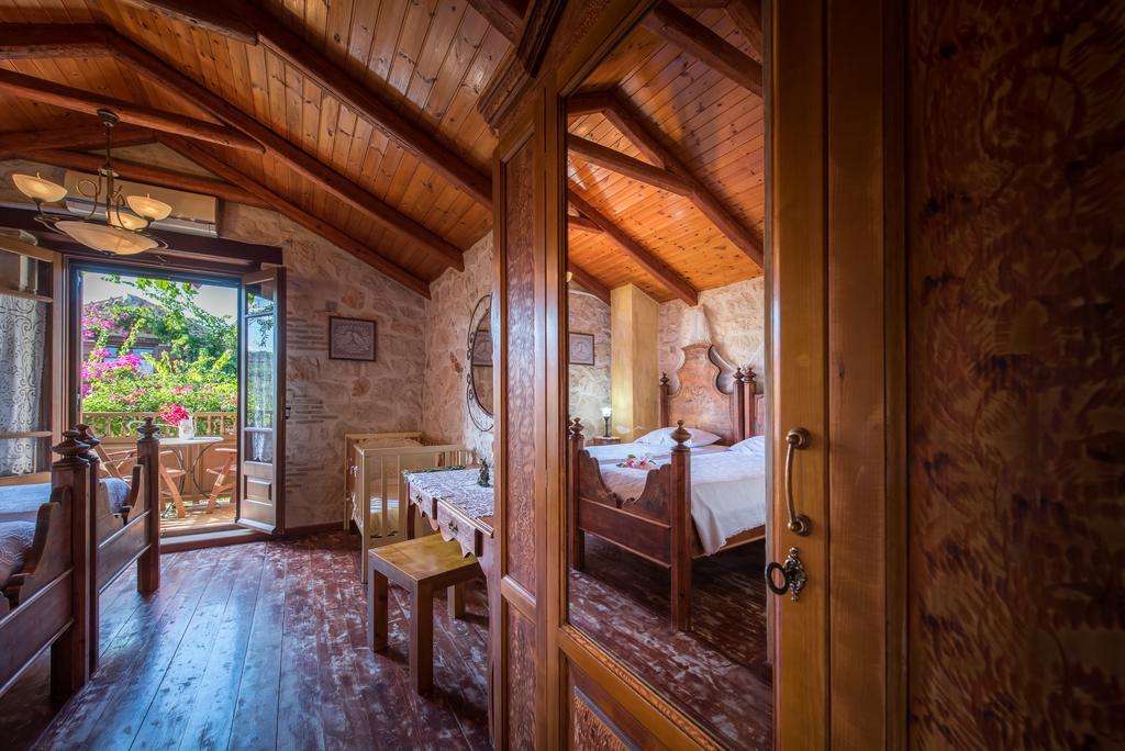 Hostal Ktima Kourou Plános Habitación foto
